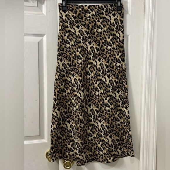 Oat New York Leopard Print Sateeny Midi
Skirt(Size XS) - Picture 3 of 5